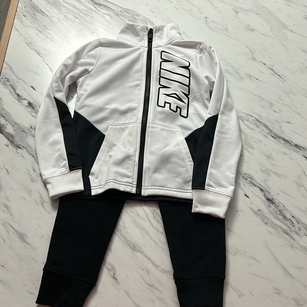 Nike Toddler Swoosh Outfit